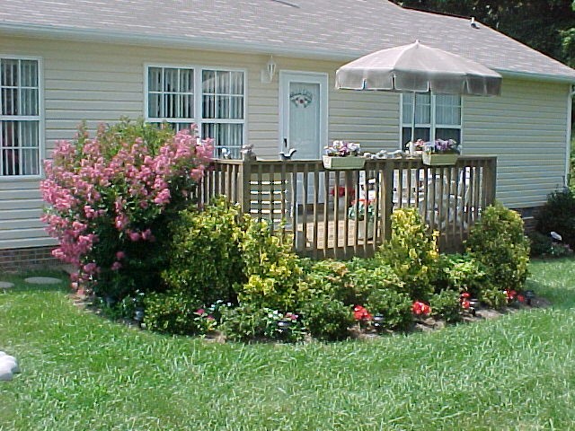 Deck floor with sandstone stain